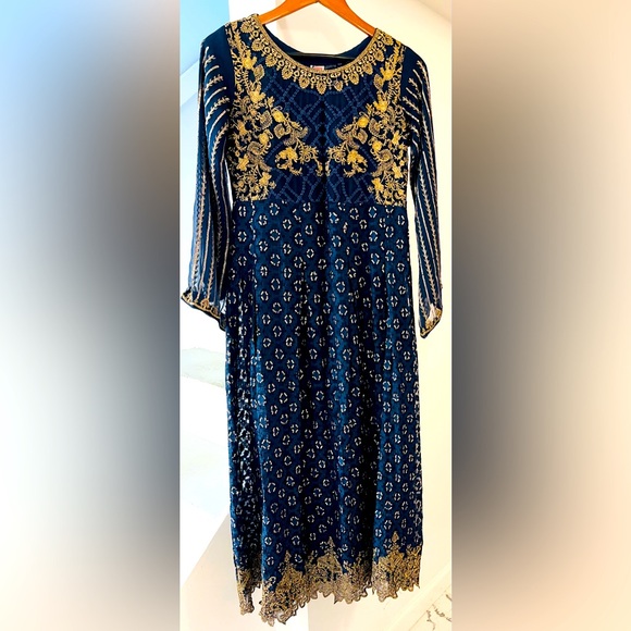 The Unbranded Brand Dresses & Skirts - Pakistani Embroidered three pieces Maxi dress.long sleeve. Size small.